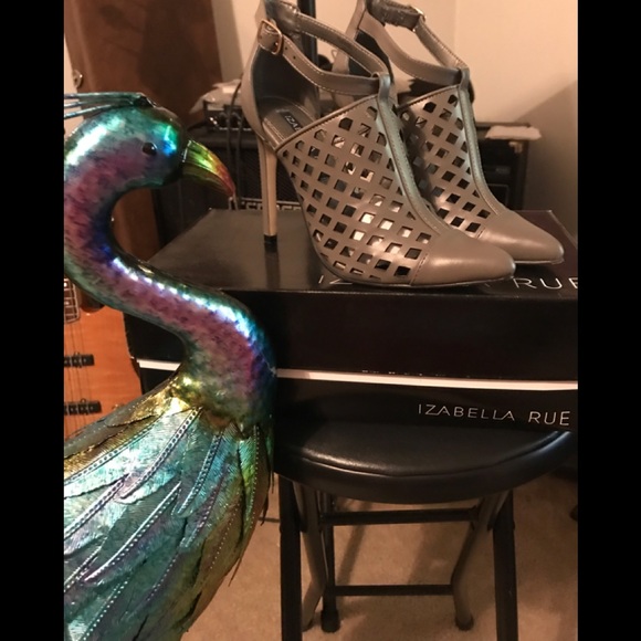 Izabella Rue Shoes - Izabella Rue